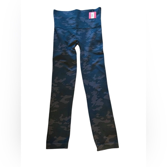 NWT Spanx Look At Me Now Black Camo Leggings Sz M - Picture 2 of 6